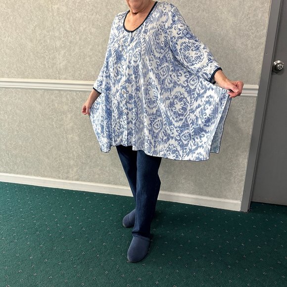 Blue Sky Tunic Top Button Down Blouse 1X Plus Blue White - Picture 2 of 9